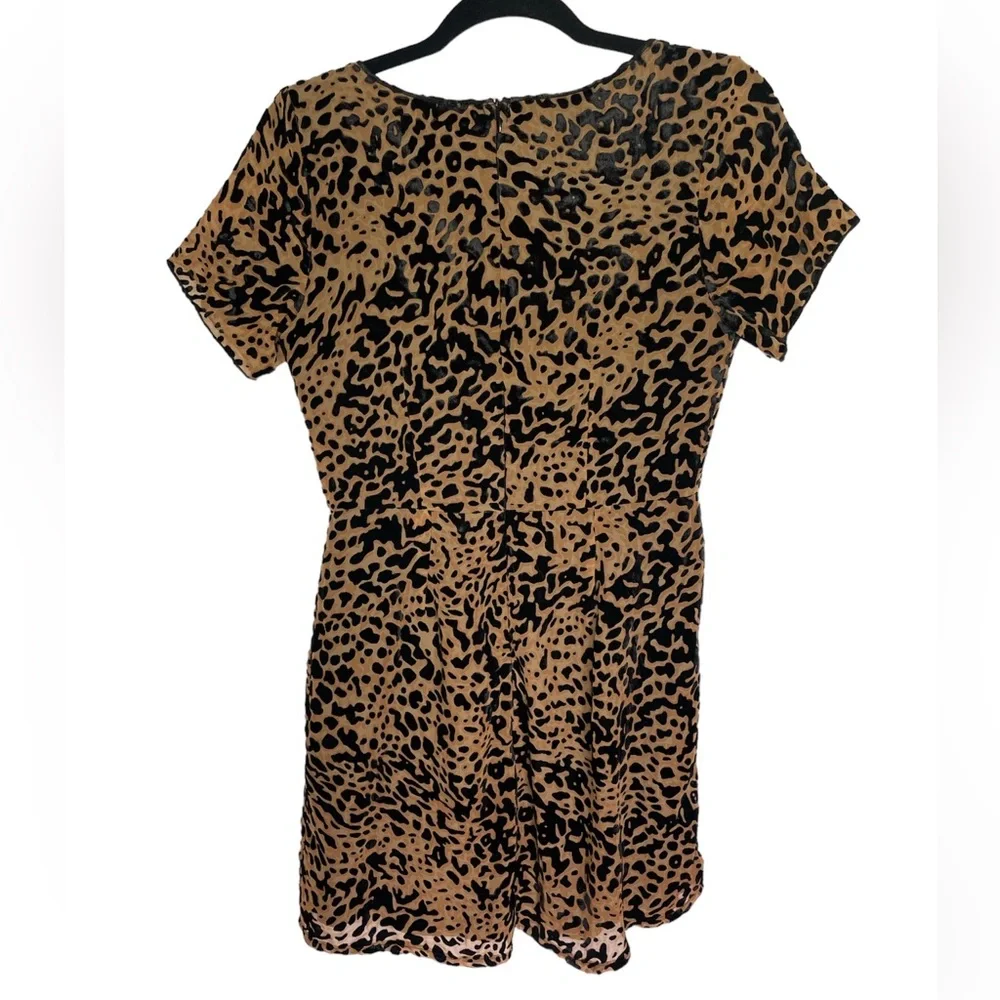 NWOT Short Sleeve Leopard Mini Dress Size M - Picture 5 of 6